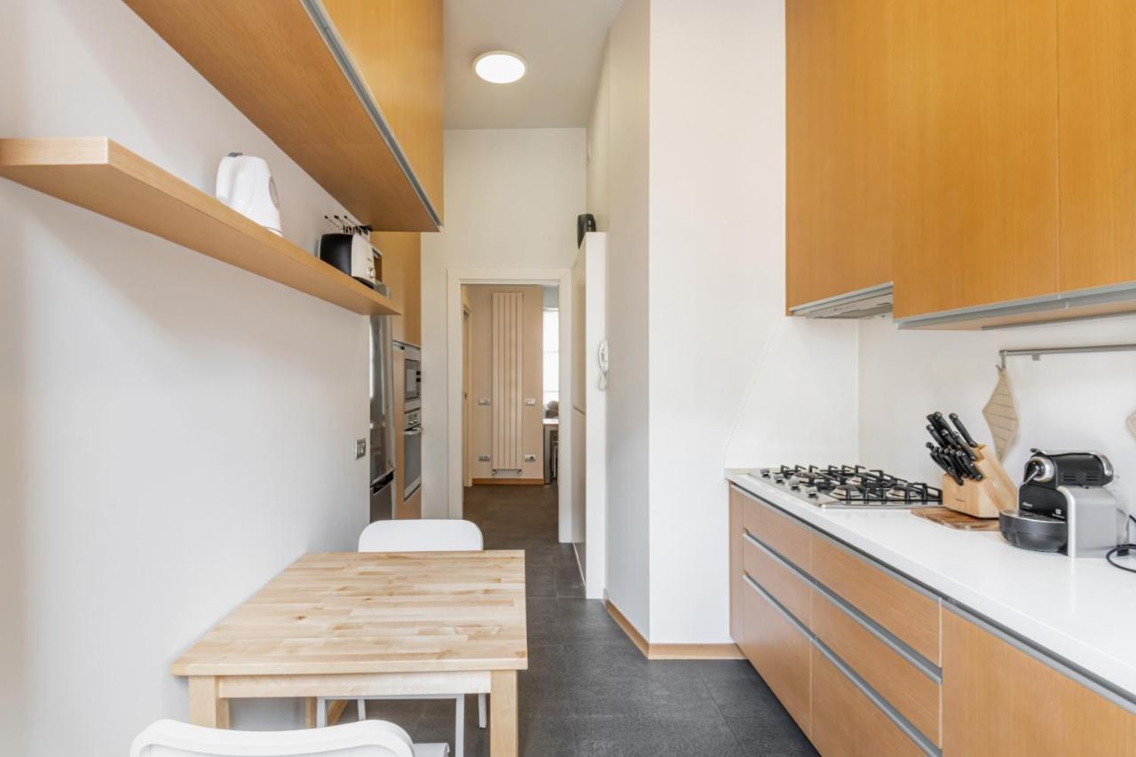 Easylife - Elegante Dimora Due Passi Dal Duomo Apartment Milan Exterior photo